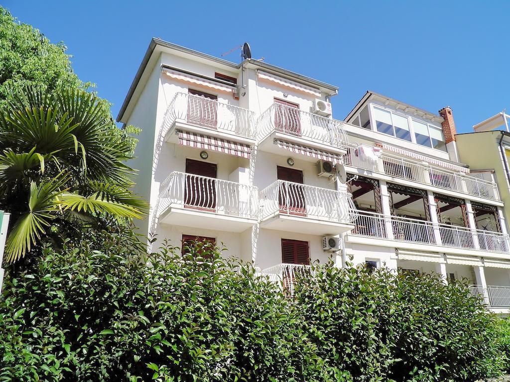 Apartments Daria Rovinj Bagian luar foto