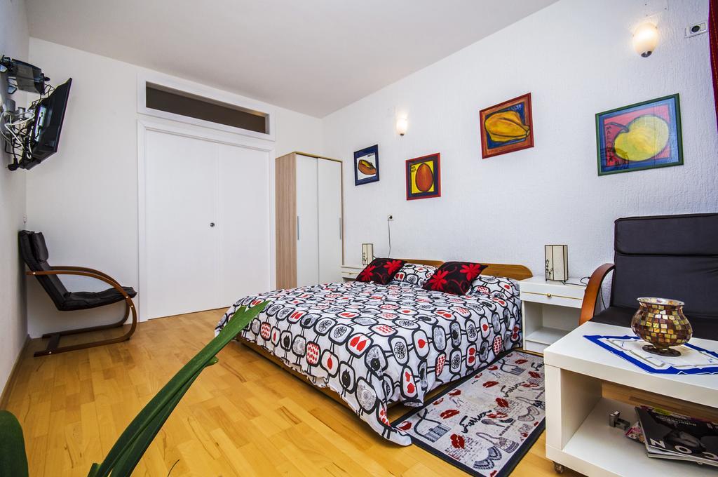 Apartments Daria Rovinj Bagian luar foto