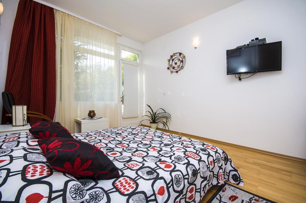 Apartments Daria Rovinj Bagian luar foto