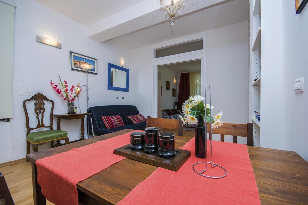 Apartments Daria Rovinj Bagian luar foto