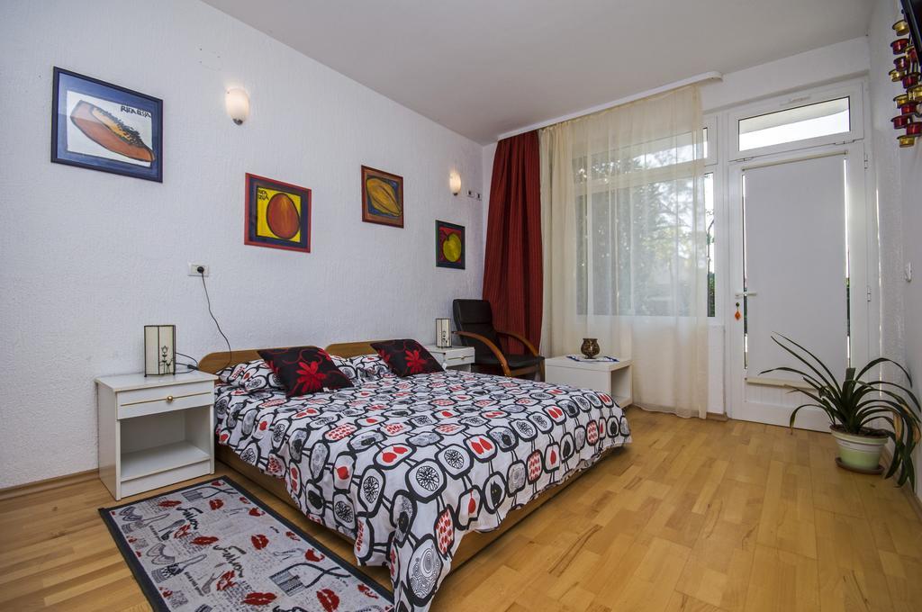 Apartments Daria Rovinj Bagian luar foto